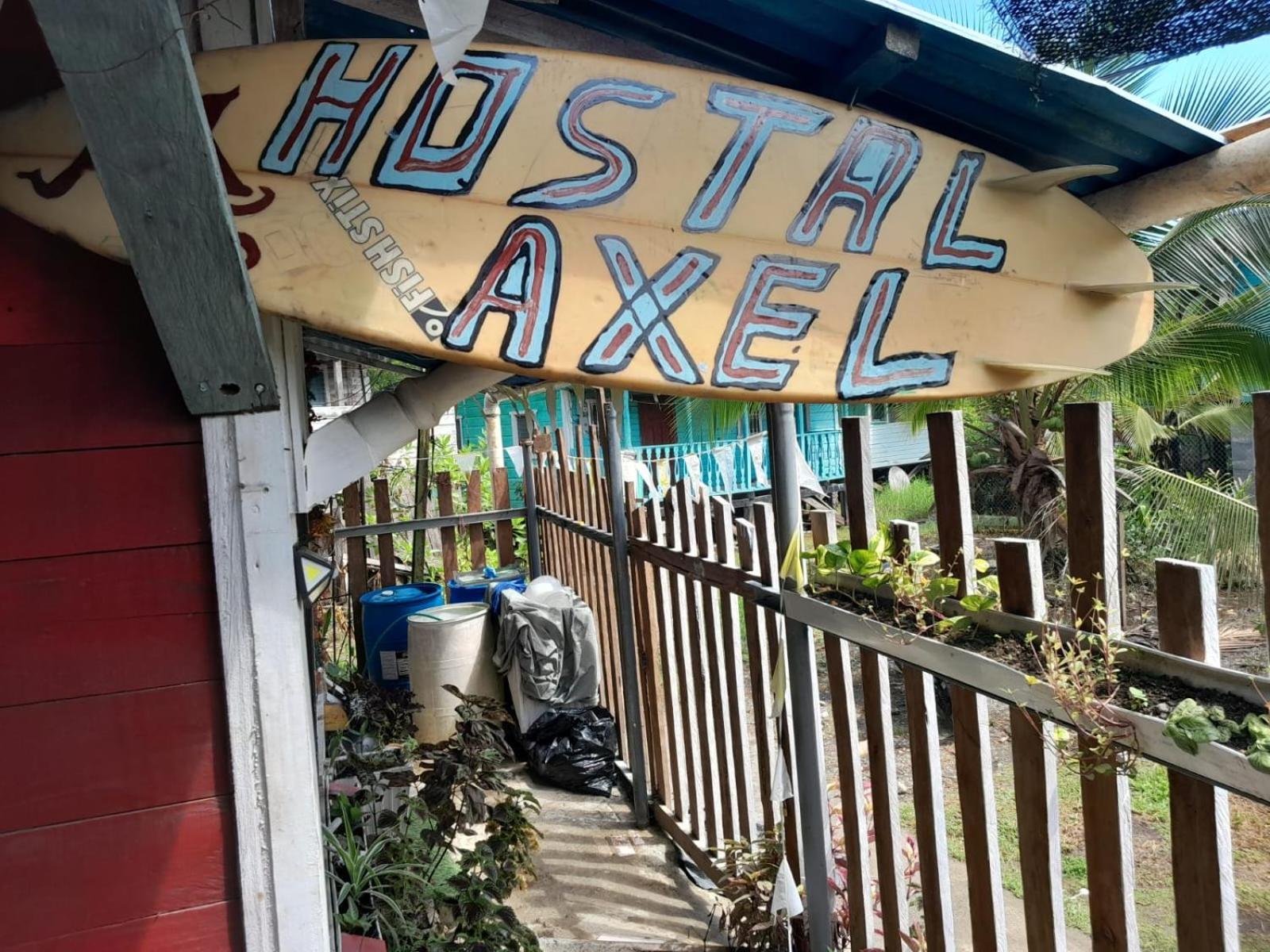 Hostal Cafe Axel Bocas del Toro Esterno foto